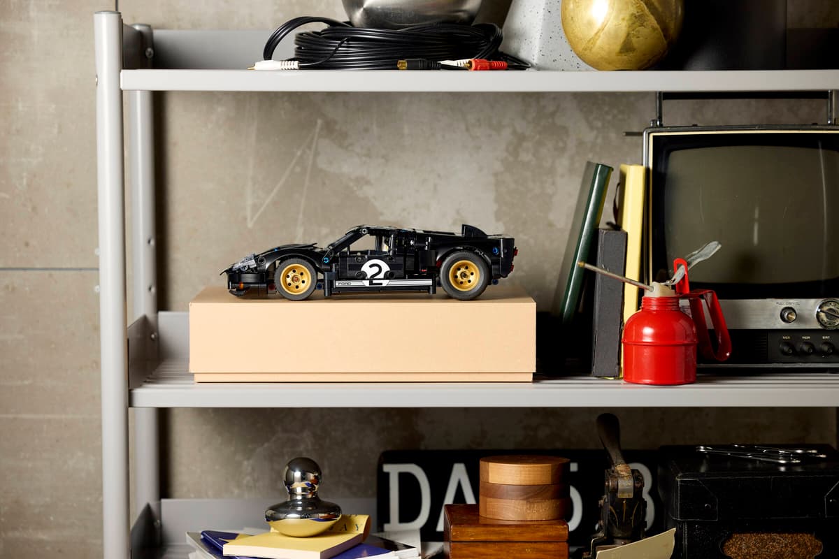 LEGO Technic Ford GT40 MKII de course de 1966 - 42223